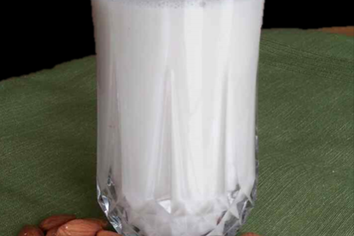 Almond_milk1